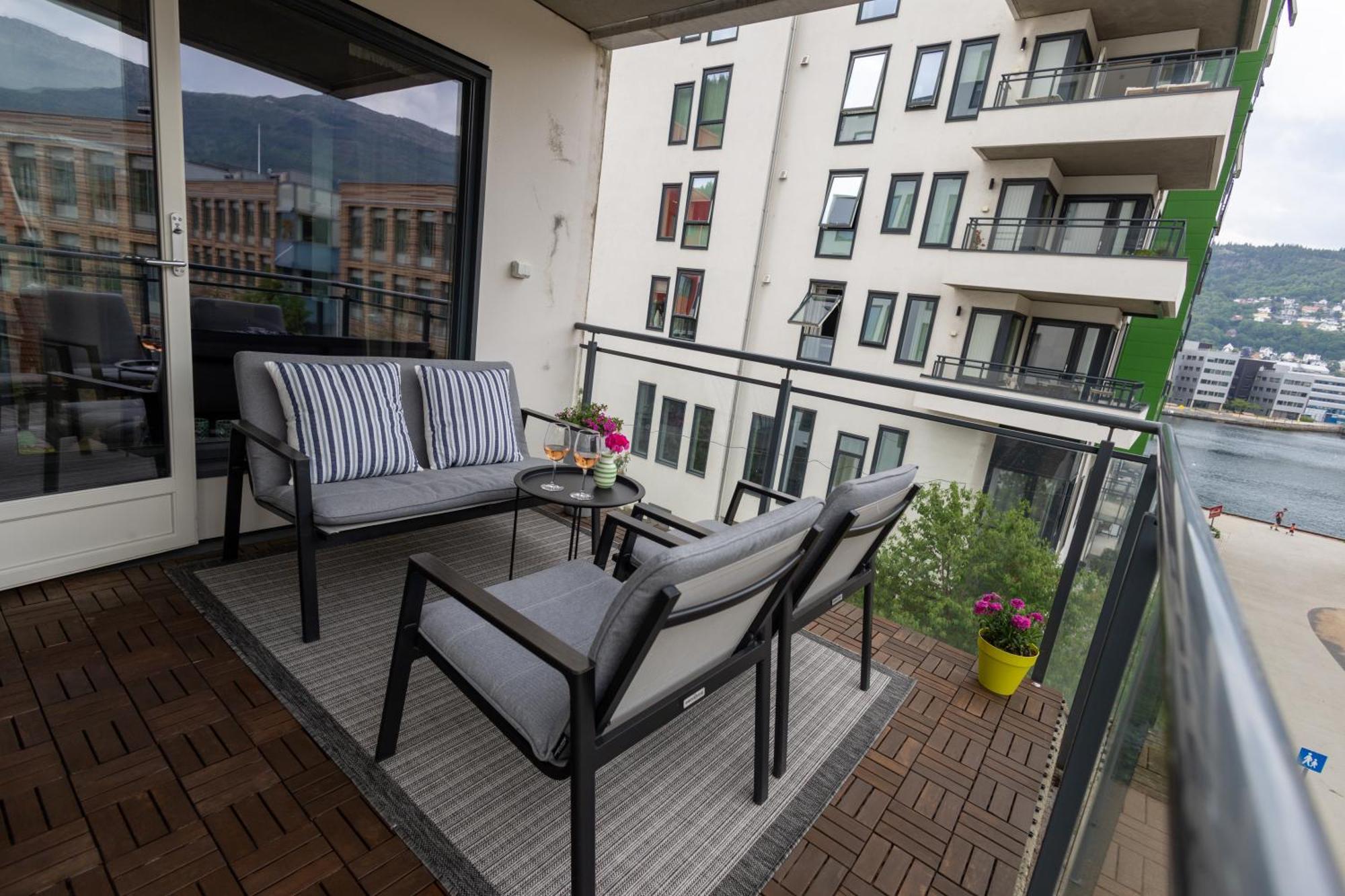 Modern Apartment - Amazing Terrace And Fjord View, Close To City Center Bergen Zewnętrze zdjęcie